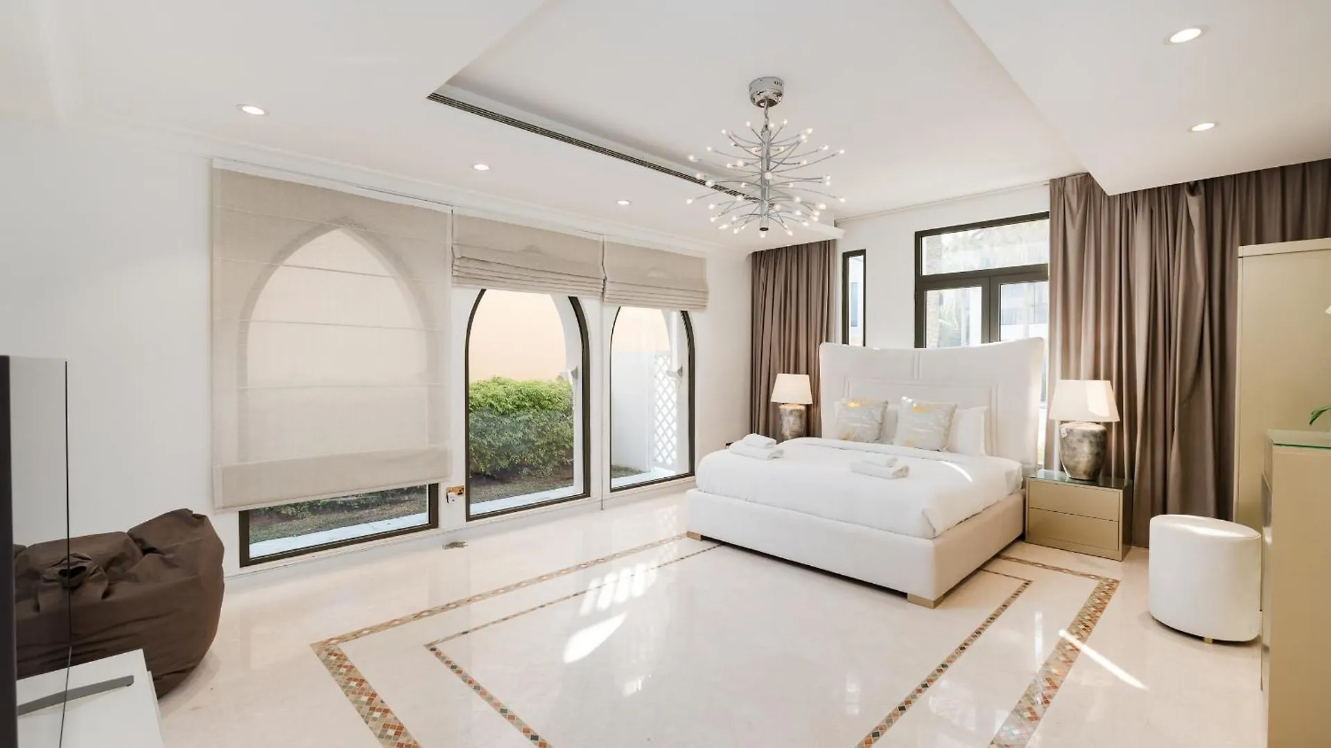 Villa Frond M, Beachfront Villa, Palm Jumeirah - Mint Stay Dubai