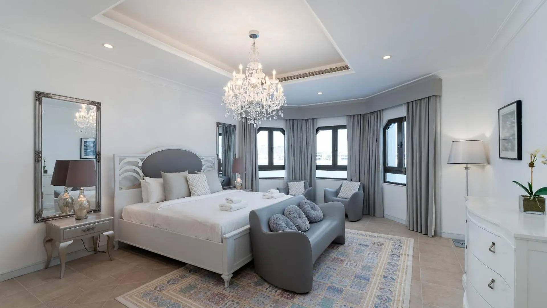 Villa Frond M, Beachfront Villa, Palm Jumeirah - Mint Stay Dubai