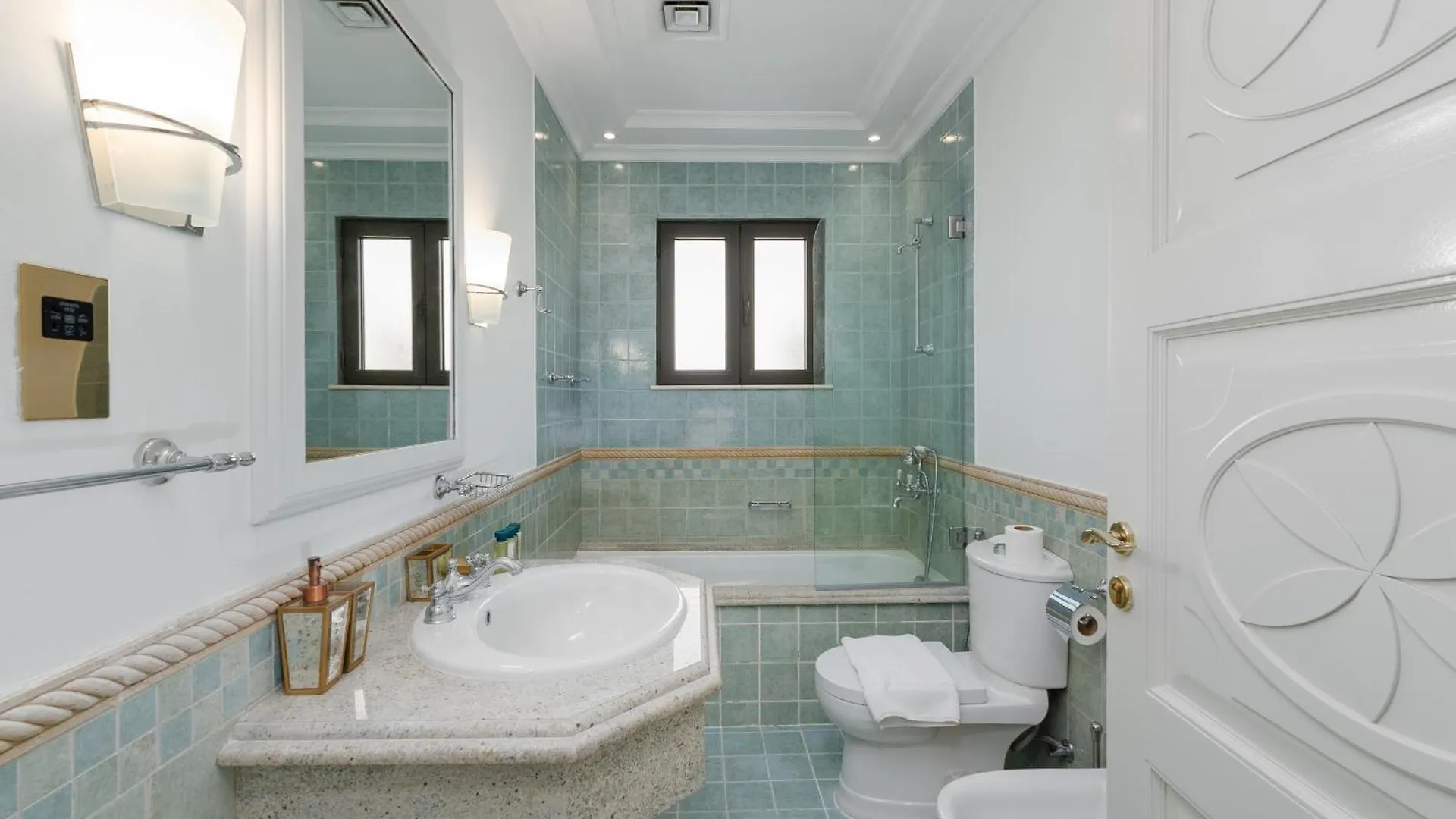 Frond M, Beachfront Villa, Palm Jumeirah - Mint Stay Dubai