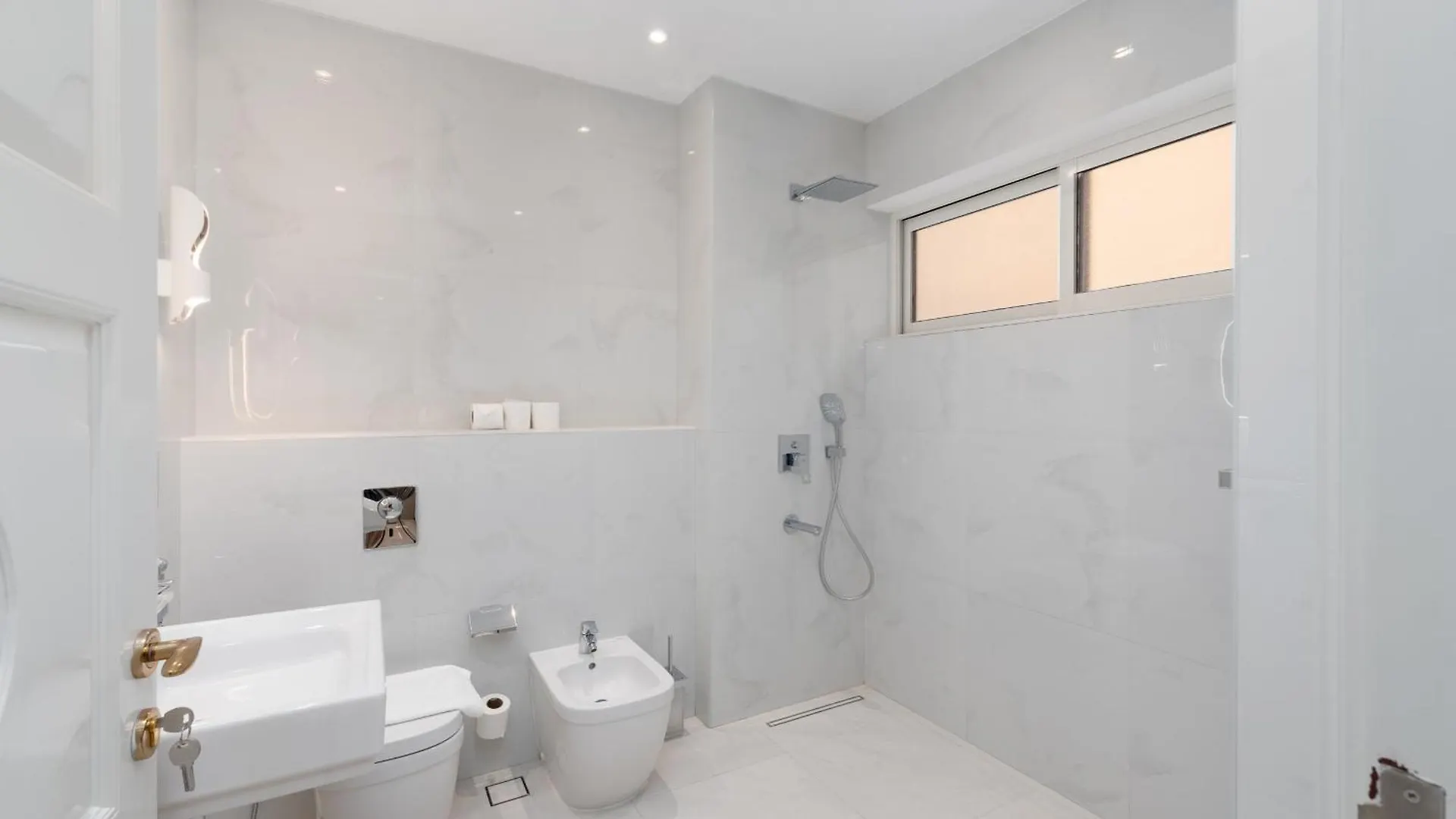 Frond M, Beachfront Villa, Palm Jumeirah - Mint Stay Dubai 0*,  United Arab Emirates