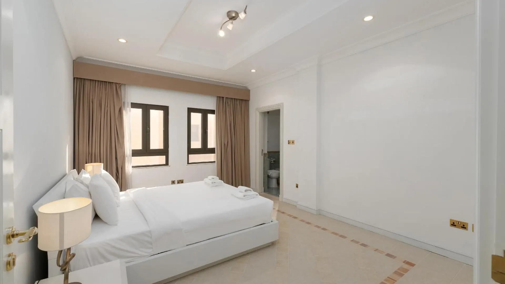 Frond M, Beachfront Villa, Palm Jumeirah - Mint Stay Dubai Villa