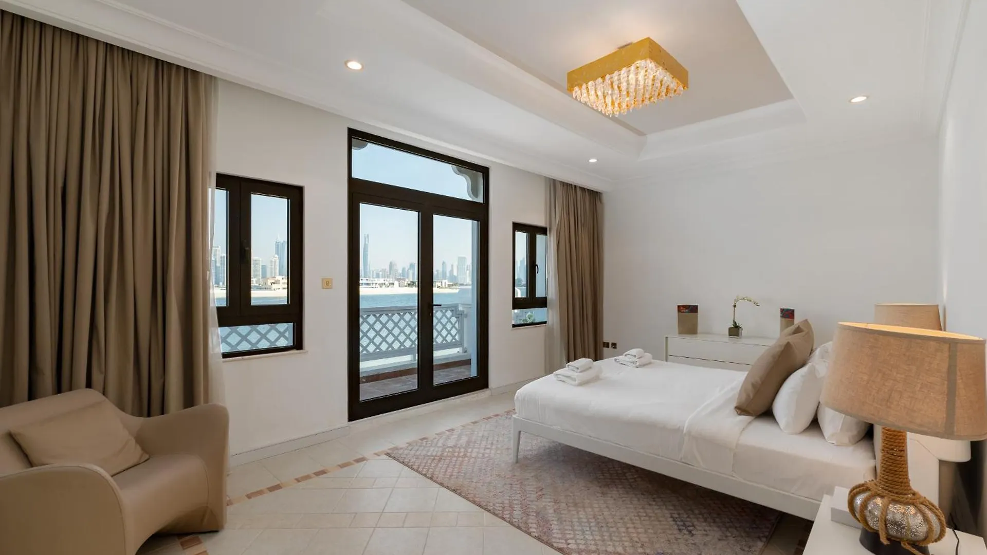 Frond M, Beachfront Villa, Palm Jumeirah - Mint Stay Dubai 0*,  United Arab Emirates