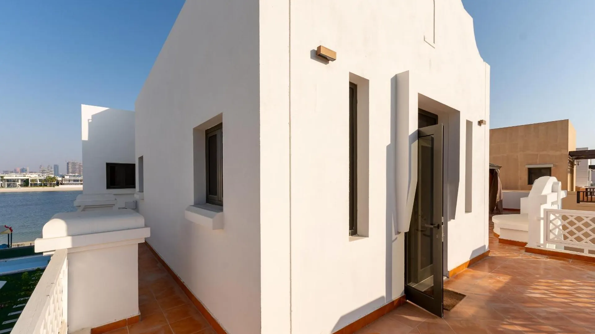 Villa Frond M, Beachfront Villa, Palm Jumeirah - Mint Stay Dubai Vereinigte Arabische Emirate