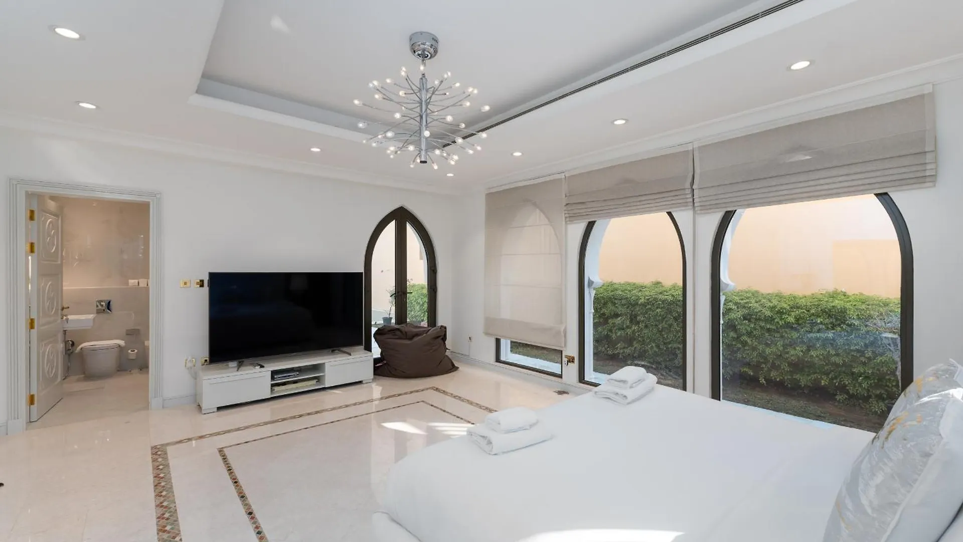 Frond M, Beachfront Villa, Palm Jumeirah - Mint Stay Dubai 0*,  Vereinigte Arabische Emirate