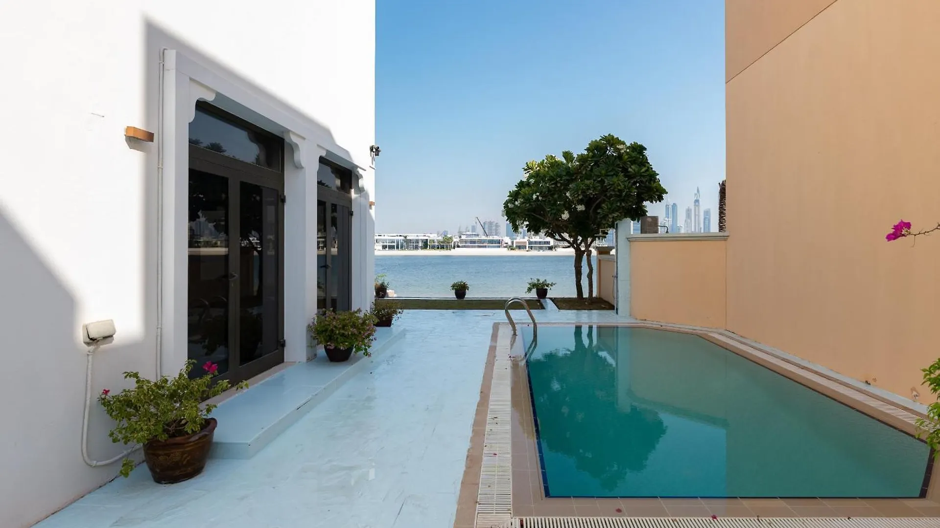 Frond M, Beachfront Villa, Palm Jumeirah - Mint Stay Dubai 0*,